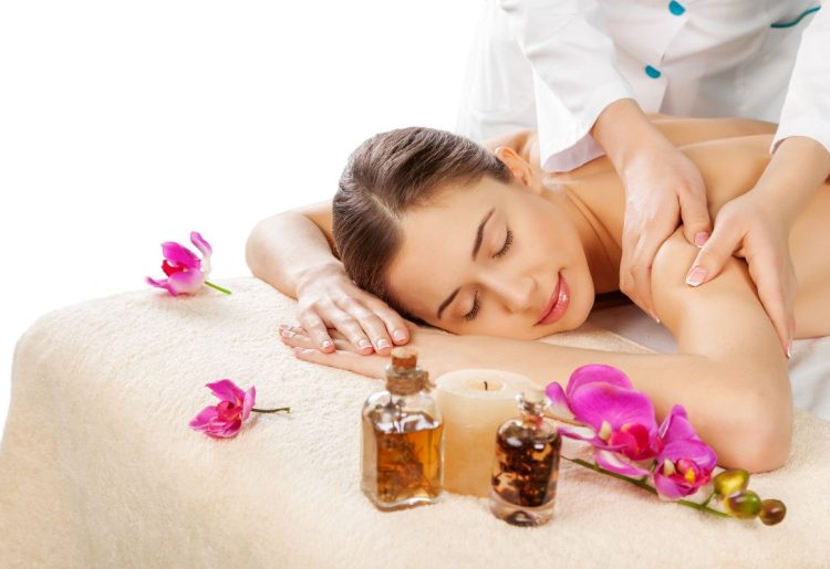 Le massage aromathérapie : un mélange parfait de massage et de l’utilisation d’huiles essentielles